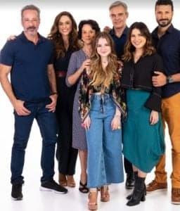 Elenco adulto de "Poliana Moça" (Foto: Reprodução / SBT) Elenco adulto de "Poliana Moça" (Foto: Reprodução / SBT)