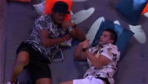 Arthur Aguiar fala sobre Jade Picon para Paulo André: 'Não dou essa importância toda para ela quanto ela dá para mim' (Foto: Reprodução / Globoplay) Arthur Aguiar fala sobre Jade Picon para Paulo André: 'Não dou essa importância toda para ela quanto ela dá para mim' (Foto: Reprodução / Globoplay)