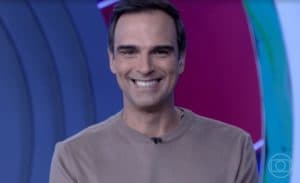 BBB22: Tadeu Schmidt comanda o reality show global (Foto: Reprodução / Globoplay) BBB22: Tadeu Schmidt comanda o reality show global (Foto: Reprodução / Globoplay)