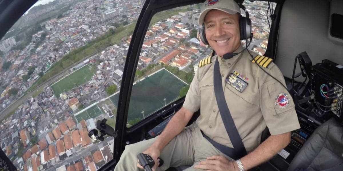 Comandante Hamilton é uma das estrelas do jornalismo da Record e falou do colega da Band (Foto: Reprodução) Comandante Hamilton é uma das estrelas do jornalismo da Record e falou do colega da Band (Foto: Reprodução)