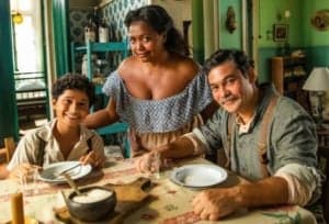 Cipriano (Cláudio Gabriel), Emília (Gaby Amarantos) e Enrico (Marcos Veras) em "Além da Ilusão (Foto: Reprodução / Globo) Cipriano (Cláudio Gabriel), Emília (Gaby Amarantos) e Enrico (Marcos Veras) em "Além da Ilusão (Foto: Reprodução / Globo)