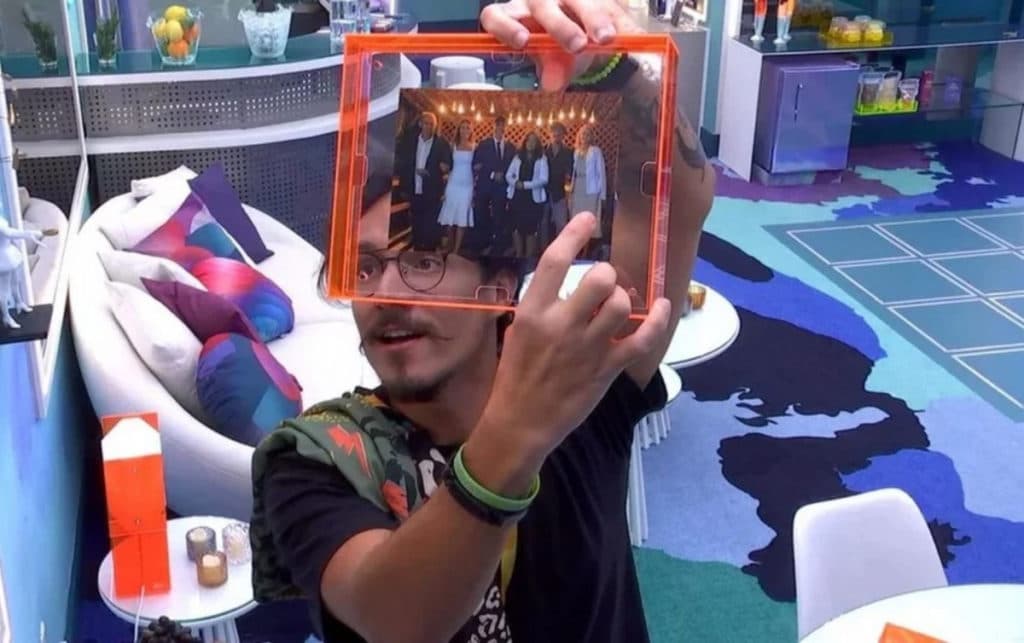 BBB22: Eliezer mostra fotos antes de plástica e choca participantes do reality: "É você?"
