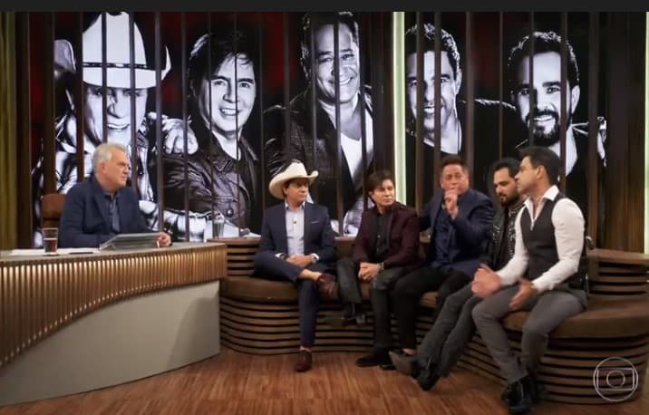 Amigos estiveram do Conversa com Bial para falarem sobre a nova turnê do grupo Amigos estiveram do Conversa com Bial para falarem sobre a nova turnê do grupo