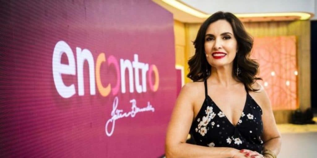 Jornalista do Encontro comete gafe incrível ao vivo na Globo e 'mata' cantor internado: "Grave"