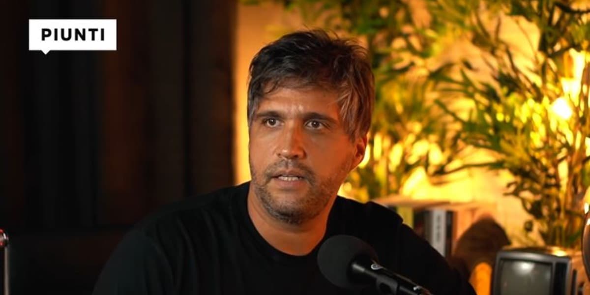 Leo Chaves deu entrevista ao canal de André Piunti (Foto: Reprodução/YouTube) Leo Chaves deu entrevista ao canal de André Piunti (Foto: Reprodução/YouTube)