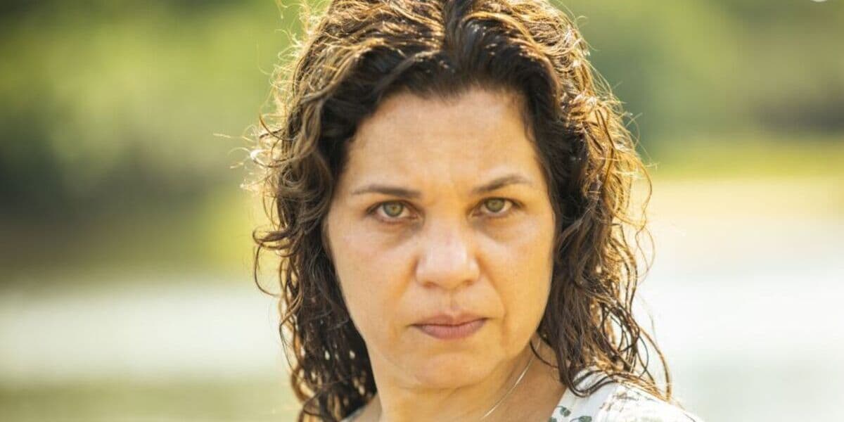 Pantanal: Maria Bruaca é humilhada pela filha, Guta (Foto: Reprodução) Pantanal: Maria Bruaca é humilhada pela filha, Guta (Foto: Reprodução)