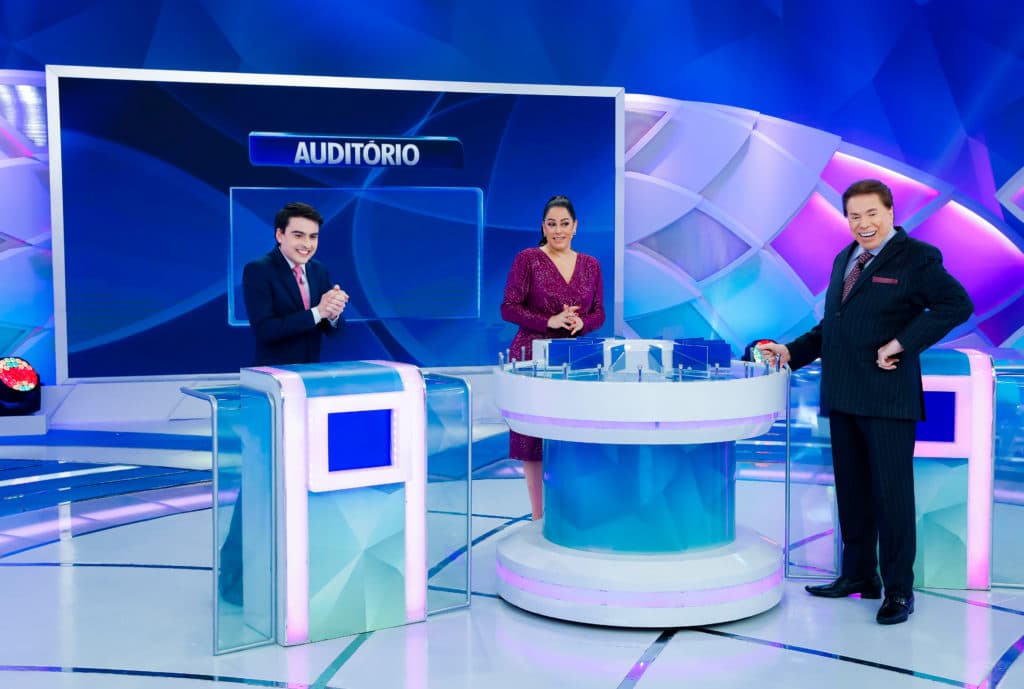 Ao completar 59 anos no ar, “Programa Silvio Santos” terá Silvia Abravanel mediando disputa entre seu pai e Dudu Camargo no “Jogo das 3 Pistas”