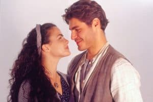 Ana Paula Arósio e Thiago Lacerda em Terra Nostra, novela das nove da Globo de 1999 (Foto: Reprodução / Globo) Ana Paula Arósio e Thiago Lacerda em Terra Nostra, novela das nove da Globo de 1999 (Foto: Reprodução / Globo)