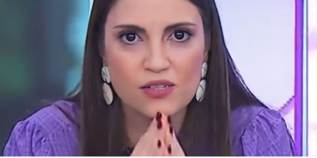Chris Flores expõe espancamento no SBT, não se contém e resolve agir ao vivo com ódio: "Difícil"