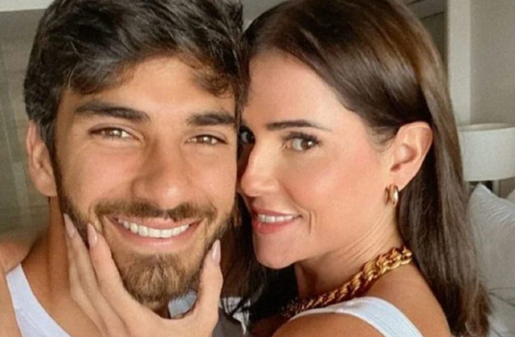 Deborah Secco fala sobre relacionamentos