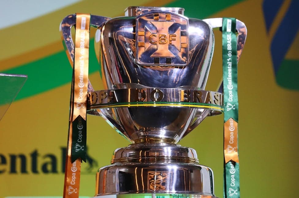 Globo e SBT brigam nos bastidores pelos direitos de tranmissão da Copa do Brasil em 2023 Globo e SBT brigam nos bastidores pelos direitos de tranmissão da Copa do Brasil em 2023
