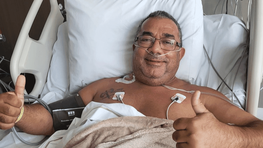 "Aconteceu muito de repente", disse Anitta sobre cirurgia delicada do pai