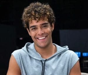 Lucas (Igor Fernandez) de Cara e Coragem se interesarrá por Anita (Taís Araújo) (Foto: Reprodução / Globo) Lucas (Igor Fernandez) de Cara e Coragem se interesarrá por Anita (Taís Araújo) (Foto: Reprodução / Globo)