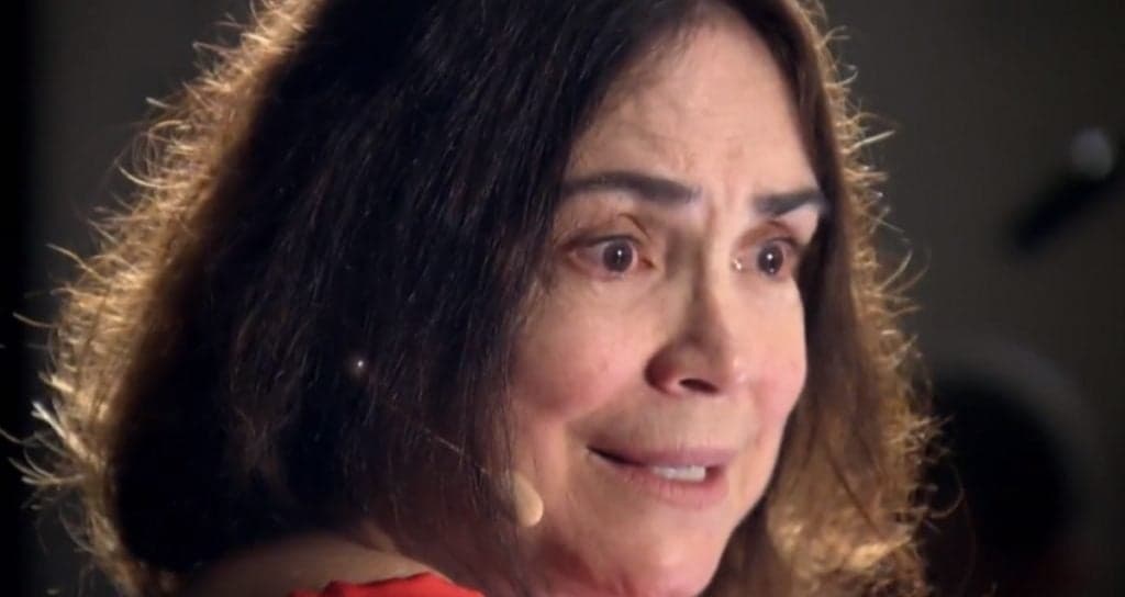 Regina Duarte pediu dinheiro a Globo após quebrar contrato Regina Duarte pediu dinheiro a Globo após quebrar contrato