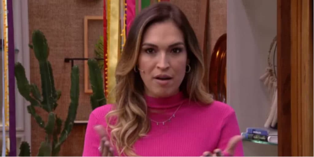 Após vexame ao vivo, apresentadora do É De Casa expõe arrependimento e desaba na Globo: "Não queria"