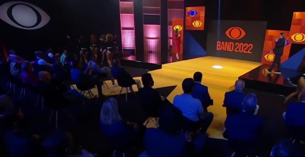 Joel Datena perderá tempo no ar por R.R. Soares