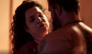 Maria Bruaca (Isabel Teixeira) gritará durante sexo com Alcides (Juliano Cazarré) em Pantanal (Foto: Reprodução / Globo) Maria Bruaca (Isabel Teixeira) gritará durante sexo com Alcides (Juliano Cazarré) em Pantanal (Foto: Reprodução / Globo)