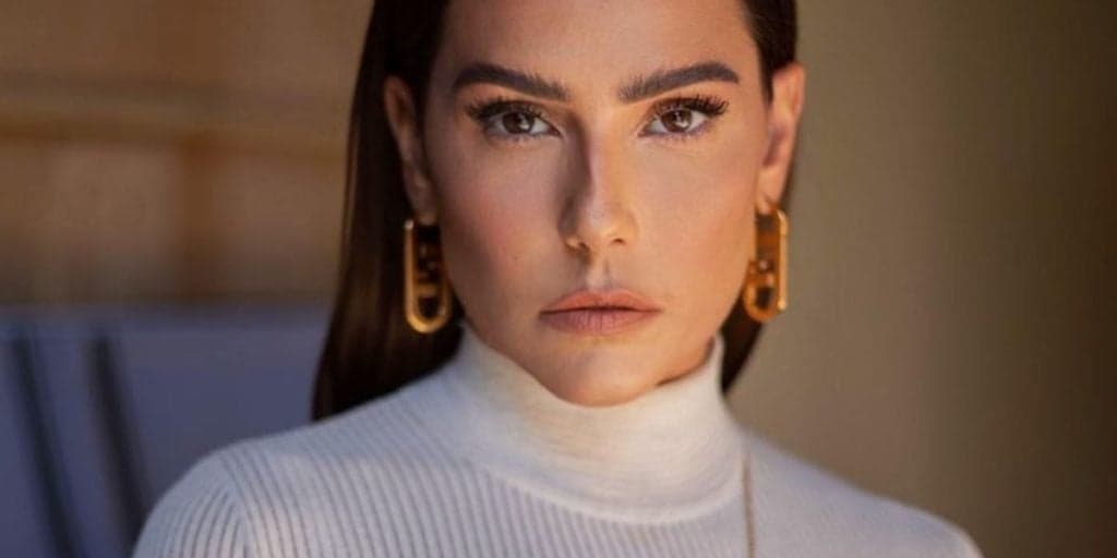 Deborah Secco assume que já traiu ex e ele rebate
