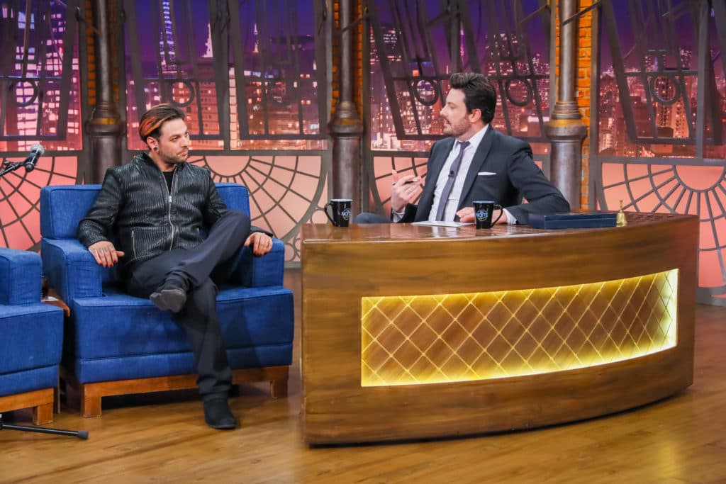 Danilo Gentili recebe Navarone Garcia, filho de Priscila Presley, no The Noite de hoje