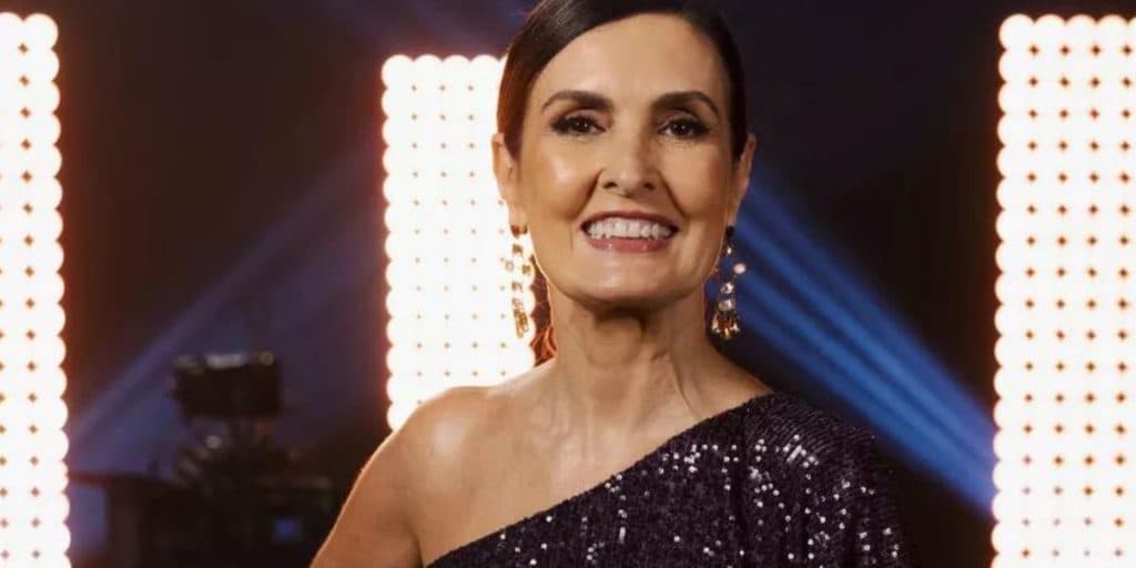 Fátima Bernardes faz mudança no visual, surge mais cheia de beleza e confessa: "Olha o que aconteceu"
