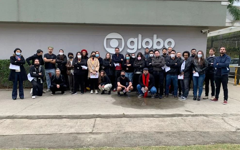 Jornalistas da Globo se mobilizaram em protesto pedindo um melhor salário (Foto: Reprodução) Jornalistas da Globo se mobilizaram em protesto pedindo um melhor salário (Foto: Reprodução)