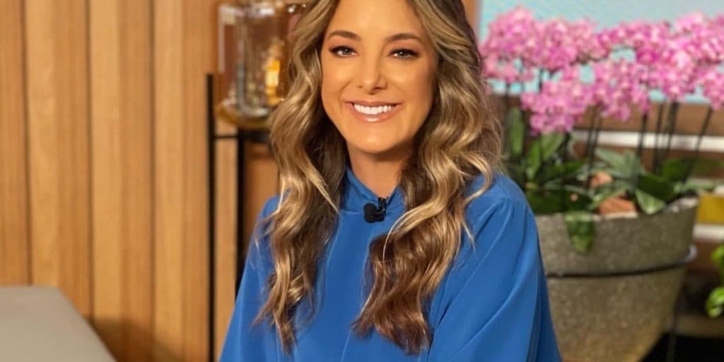 Ticiane Pinheiro passa mal em programa da Record, começa a sangrar e diretor se desespera: "Péssima"