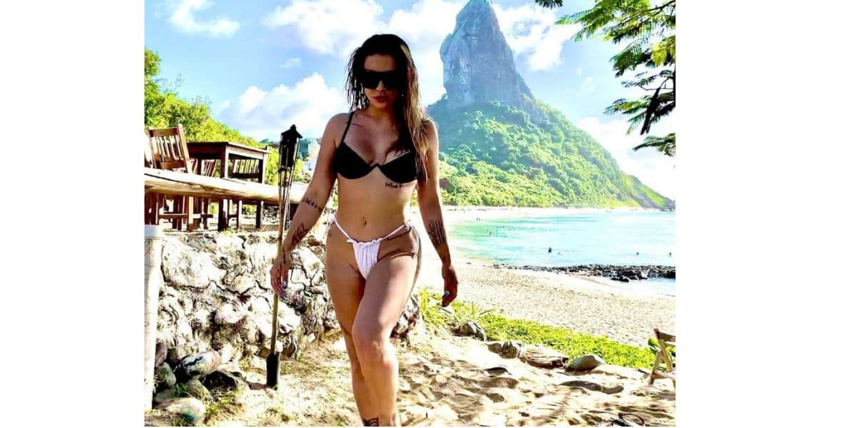 Cleo curti praia em Fernando de Noronha Cleo curti praia em Fernando de Noronha