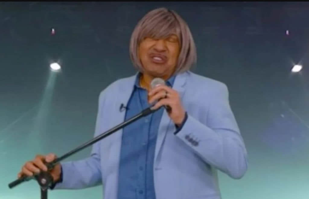 Tiririca tem feito campanha eleitoral vestido como Roberto Carlos Tiririca tem feito campanha eleitoral vestido como Roberto Carlos