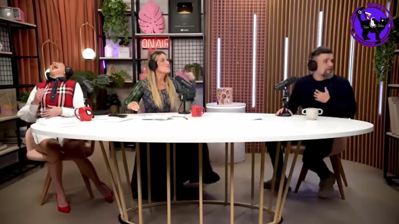 Fê Paes Leme, Gio Ewbank e Bruno Gagliasso no Quem Pode Pod (Foto: Reprodução/YouTube) Fê Paes Leme, Gio Ewbank e Bruno Gagliasso no Quem Pode Pod (Foto: Reprodução/YouTube)