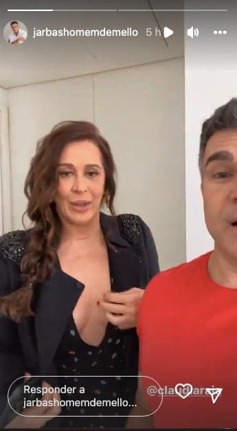 Jarbas Homem de Mello brinca com Cláudia Raia (Reprodução) Jarbas Homem de Mello brinca com Cláudia Raia (Reprodução)