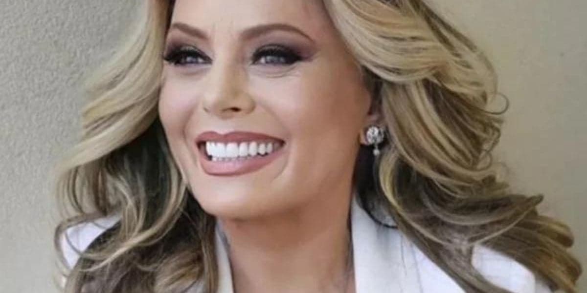 Vera Fischer rejuvenesce 50 anos em ensaio (Reprodução) Vera Fischer rejuvenesce 50 anos em ensaio (Reprodução)