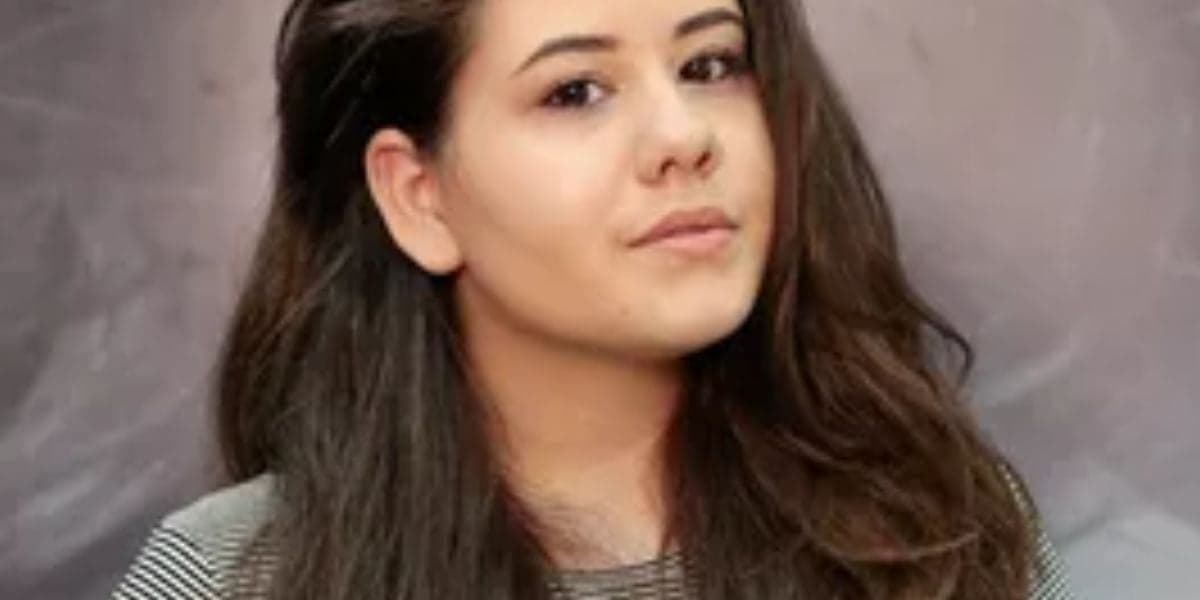 Atriz Ana Karolina Lannes , que foi a Ágata em Avenida Brasil, cresceu, se assumiu lésbica e tem beleza surpreendente - Foto Reprodução Atriz Ana Karolina Lannes , que foi a Ágata em Avenida Brasil, cresceu, se assumiu lésbica e tem beleza surpreendente - Foto Reprodução