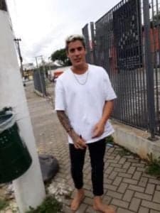 Tiago Ramos é exposto em vídeo na rua (Reprodução) Tiago Ramos é exposto em vídeo na rua (Reprodução)