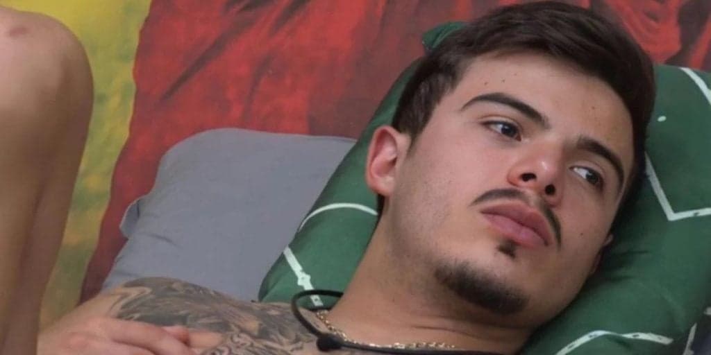 A Fazenda 14 - Família de Thomaz implora para peão ser eliminado após 'tentativa de suicídi*'