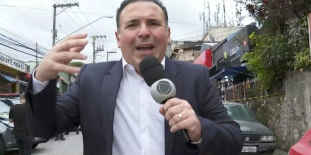 Gottino deixa estúdio da Record e aparece correndo no meio da rua em meio à notícia urgente