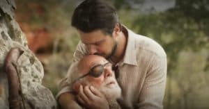 José (Sergio Guizé) se emociona com a morte de amigo em Mar do Sertão (Foto: Reprodução / Globo) José (Sergio Guizé) se emociona com a morte de amigo em Mar do Sertão (Foto: Reprodução / Globo)
