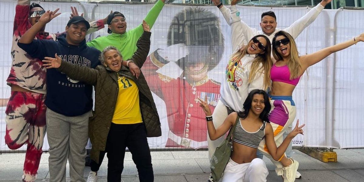 Primeira foto da cantora já em Londres (Reprodução: Instagram) Primeira foto da cantora já em Londres (Reprodução: Instagram)