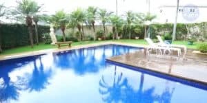 Piscina enorme da residência do narrador em Londrina (Reprodução: Youtube) Piscina enorme da residência do narrador em Londrina (Reprodução: Youtube)
