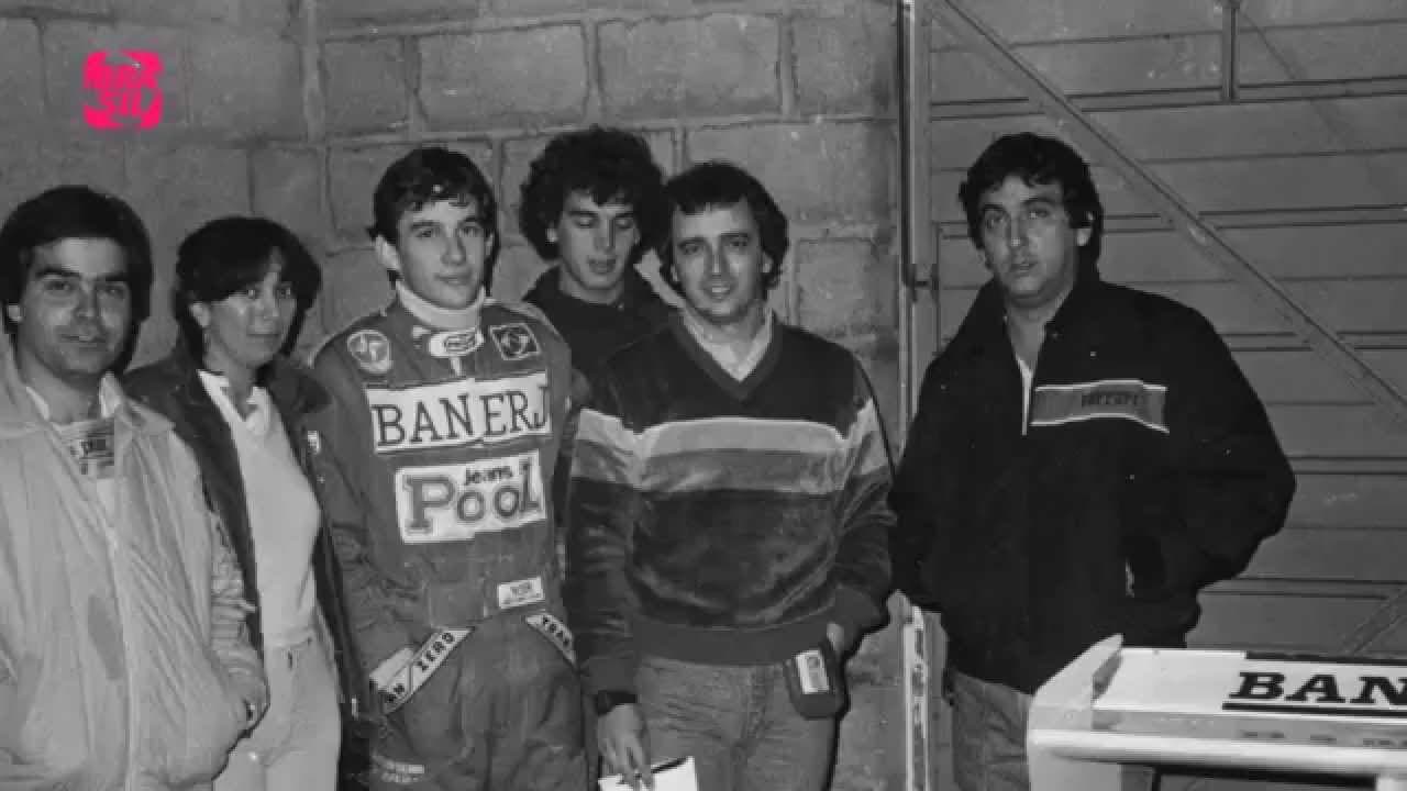 Galvão Bueno no dia em que conheceu Ayrton Senna, eles ficaram muito próximos desde então (Foto Reprodução/Internet) Galvão Bueno no dia em que conheceu Ayrton Senna, eles ficaram muito próximos desde então (Foto Reprodução/Internet)