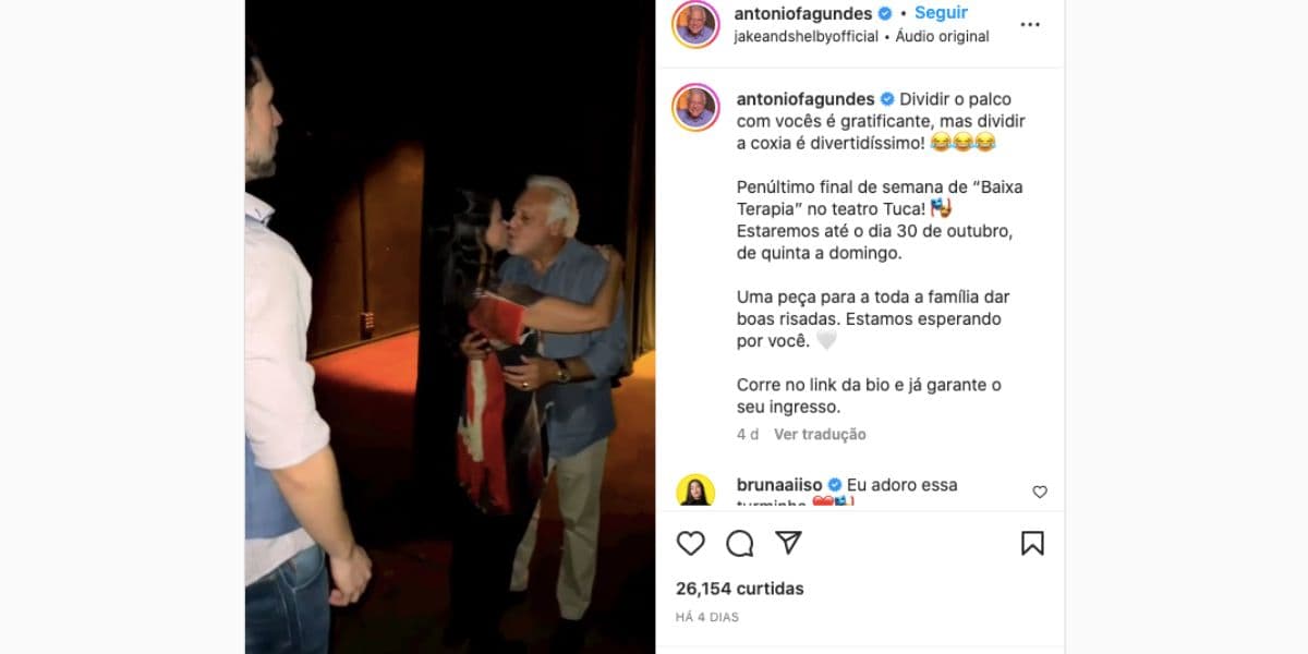 Antônio Fagundes surge beijando seu grande amor (Reprodução) Antônio Fagundes surge beijando seu grande amor (Reprodução)