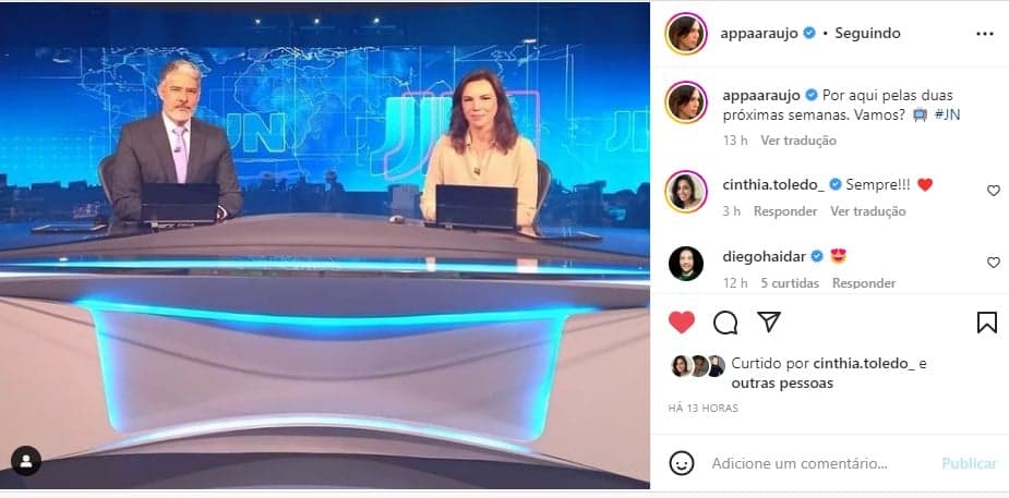 Ana Paula Araújo posou ao lado de William Bonner antes do JN da última segunda-feira Ana Paula Araújo posou ao lado de William Bonner antes do JN da última segunda-feira