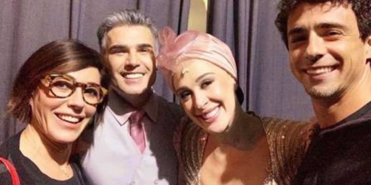 Christiane Torloni e o namorado foram em musical de Claudia Raia Christiane Torloni e o namorado foram em musical de Claudia Raia