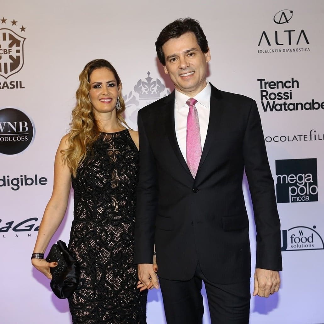Discreto, Celso Portiolli, do SBT, revelou detalhes sobre sua vida íntima e expôs fase difícil com a sua esposa – Foto Reprodução ... - Leia mais em https://tvfoco.uai.com.br/celso-portiolli-ja-falou-sobre-separacao-da-esposa-e-expos-situacao/ Discreto, Celso Portiolli, do SBT, revelou detalhes sobre sua vida íntima e expôs fase difícil com a sua esposa – Foto Reprodução ... - Leia mais em https://tvfoco.uai.com.br/celso-portiolli-ja-falou-sobre-separacao-da-esposa-e-expos-situacao/
