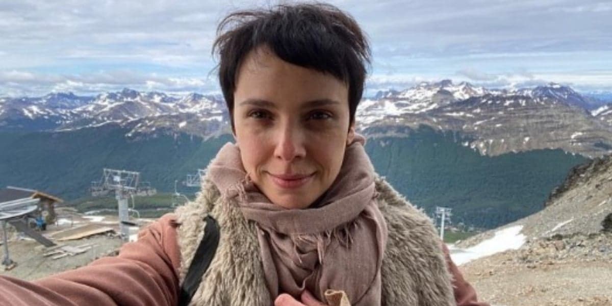 Débora Falabella se casou de surpresa com diretor bonitão (Foto: Reprodução) Débora Falabella se casou de surpresa com diretor bonitão (Foto: Reprodução)