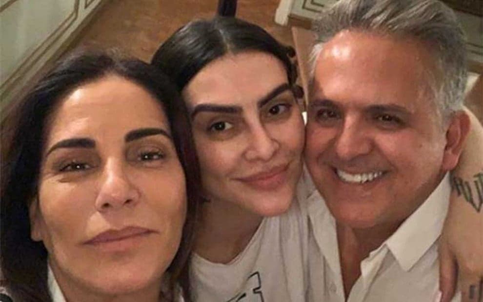 Glória Pires em foto com o marido e Cléo Pires (Imagem: Reprodução) Glória Pires em foto com o marido e Cléo Pires (Imagem: Reprodução)