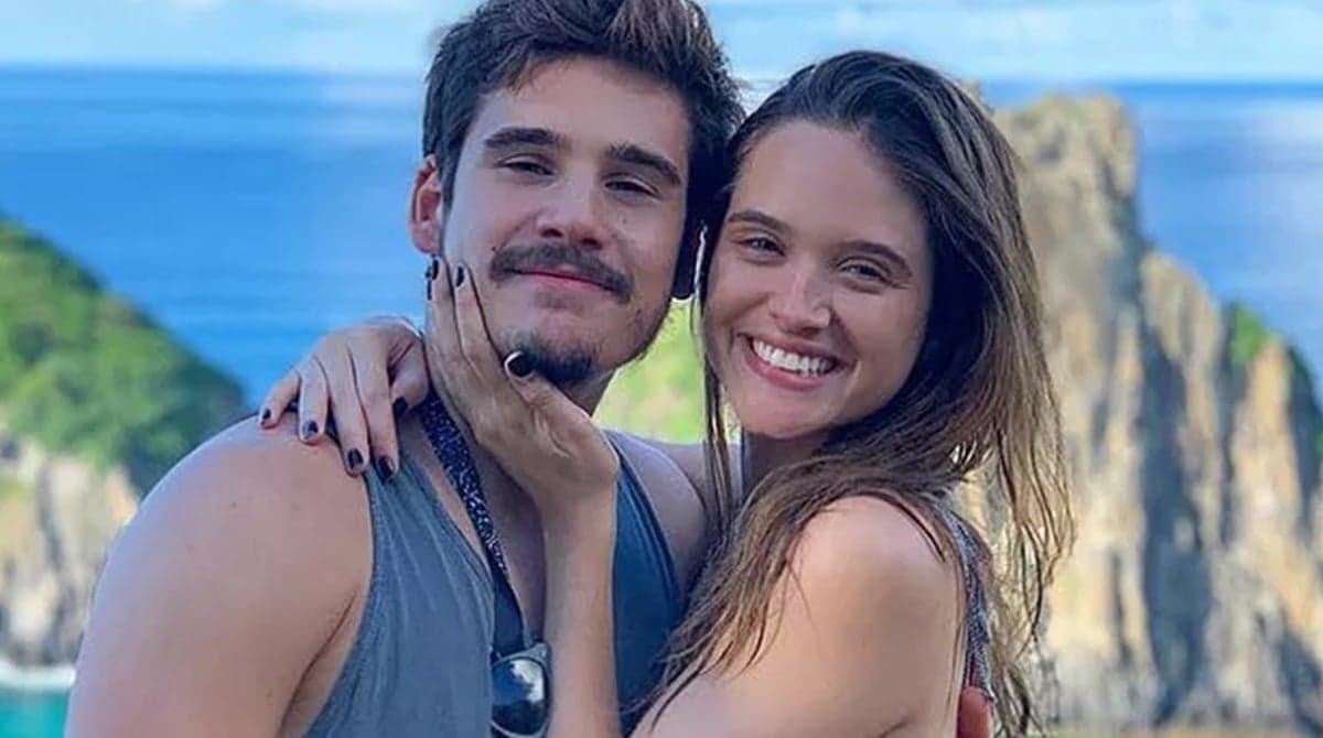 Nicolas Prattes viveu relação intensa com Juliana Paiva após 'O Tempo Não Para', da Globo Nicolas Prattes viveu relação intensa com Juliana Paiva após 'O Tempo Não Para', da Globo