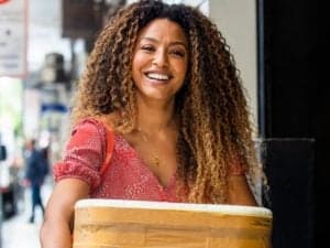 Sheron Menezzes será a protagonista de Vai na Fé (Foto: Reprodução / Globo / João Miguel Júnior) Sheron Menezzes será a protagonista de Vai na Fé (Foto: Reprodução / Globo / João Miguel Júnior)