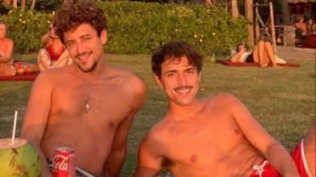 Um dos atores mais lindo da Globo, trocou namorada bonitona por um homem e se assumiu de forma pública ao Brasil - Foto Reprodução Um dos atores mais lindo da Globo, trocou namorada bonitona por um homem e se assumiu de forma pública ao Brasil - Foto Reprodução