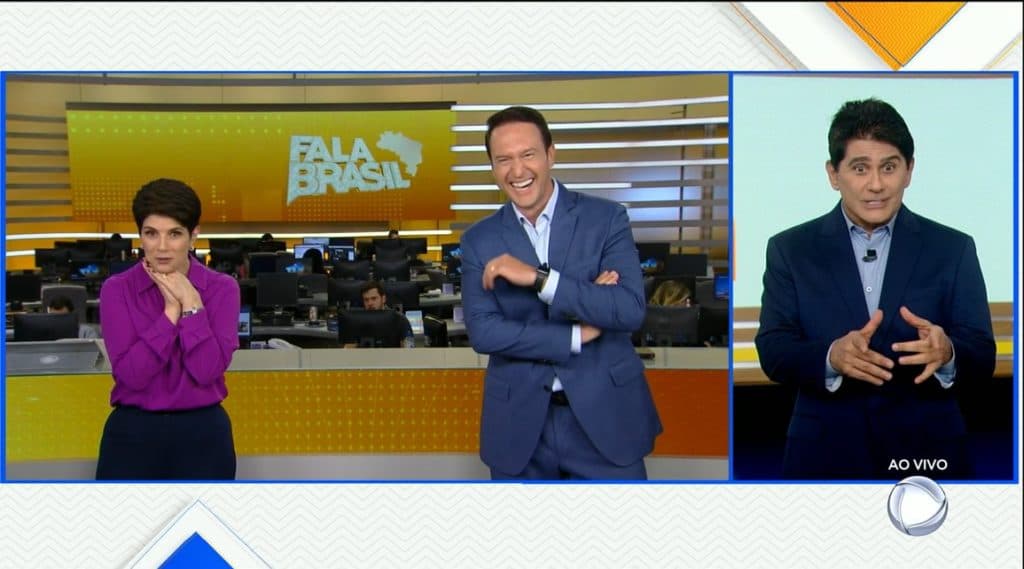 Mariana Godoy fez Edu Ribeiro e César Filho caírem na gargalhada ao anunciar Celso Zucatelli no Hoje Em Dia- Foto: Reprodução/Record Mariana Godoy fez Edu Ribeiro e César Filho caírem na gargalhada ao anunciar Celso Zucatelli no Hoje Em Dia- Foto: Reprodução/Record