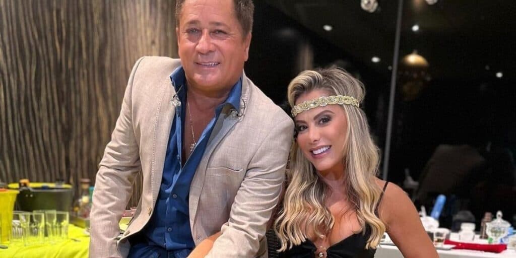 Leonardo surge em camarim com funcionária e esposa filma tudo: "Pega mais em mim do que a Poliana"